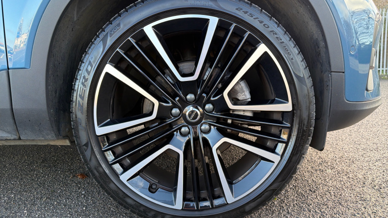 Volvo XC40 2.0 B3P Ultra Dark 5dr Auto Petrol Estate